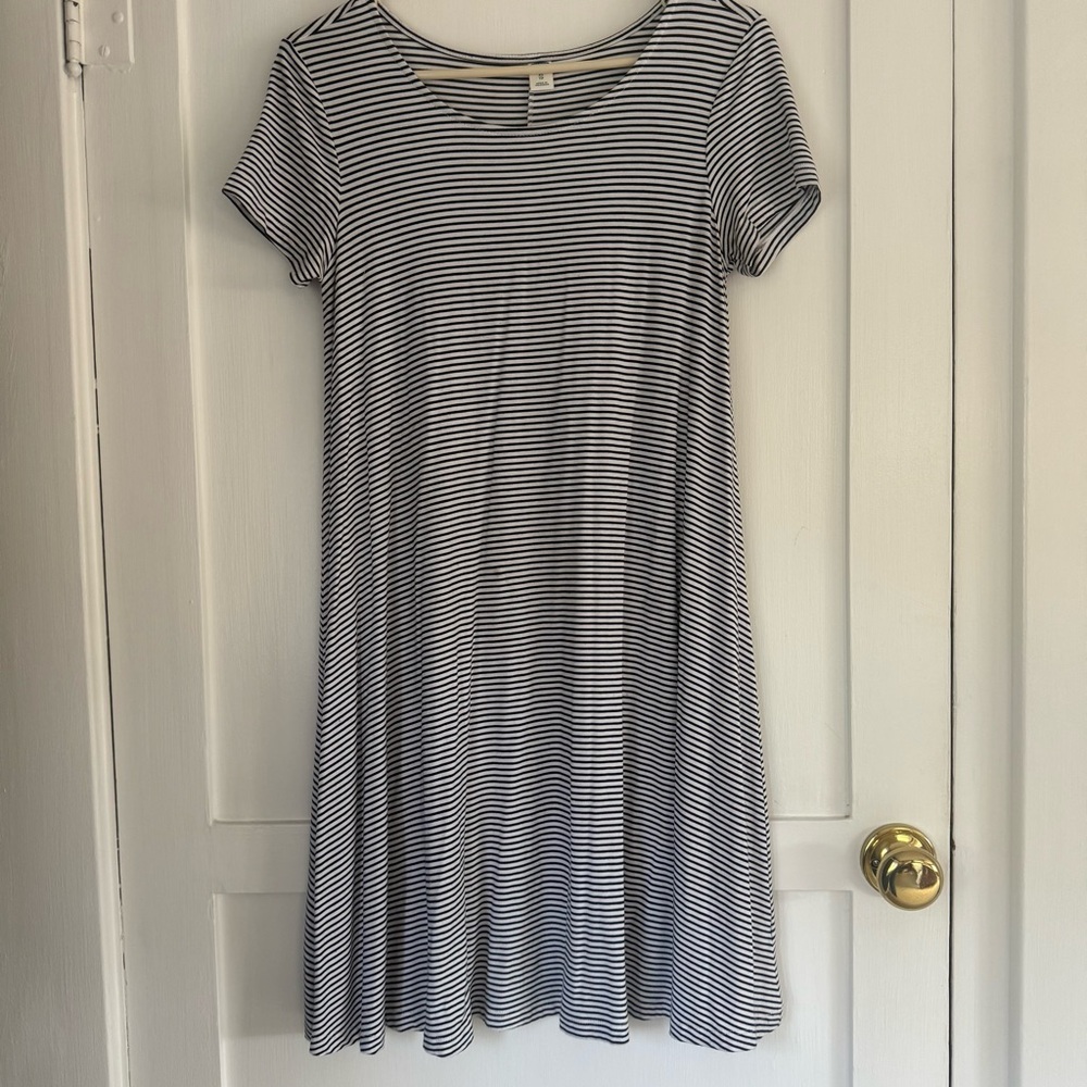 Old Navy Striped Black and‎ White Women's Swing Dress Short Sleeved XS
